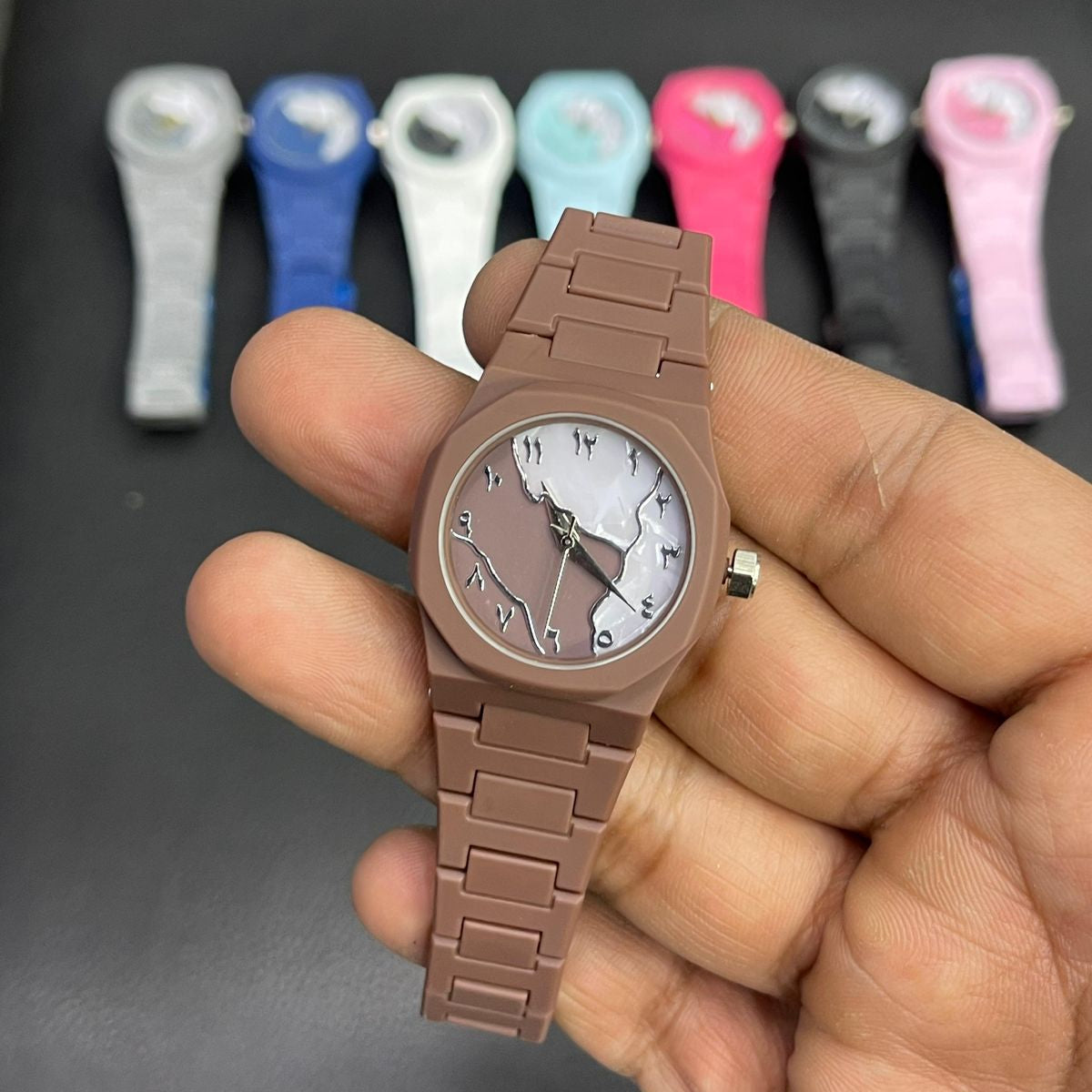 Mini Aura Watch Providing Elegant Design Comfortable Use Stylish Appearance And Everyday Wear - Dark Pink